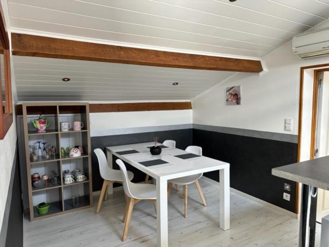 Appartement Mansarde Et Climatise 50 M2 Pompignan  Exterior foto
