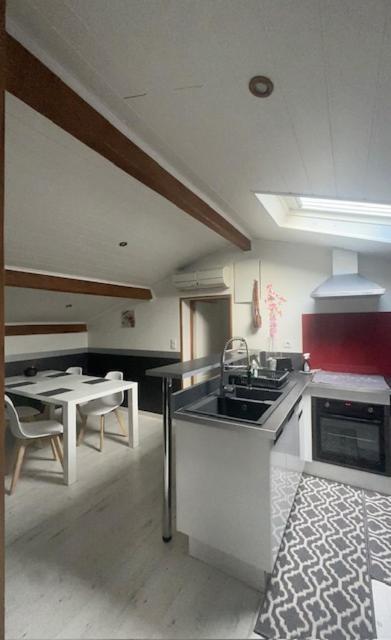 Appartement Mansarde Et Climatise 50 M2 Pompignan  Exterior foto