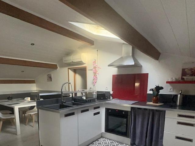 Appartement Mansarde Et Climatise 50 M2 Pompignan  Exterior foto